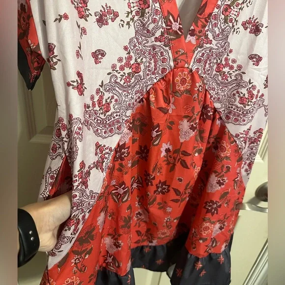 Women’s Floral V-Neck High-Low Dress, Red, Pink, Green & Black, Sz Small - Picture 4 of 9